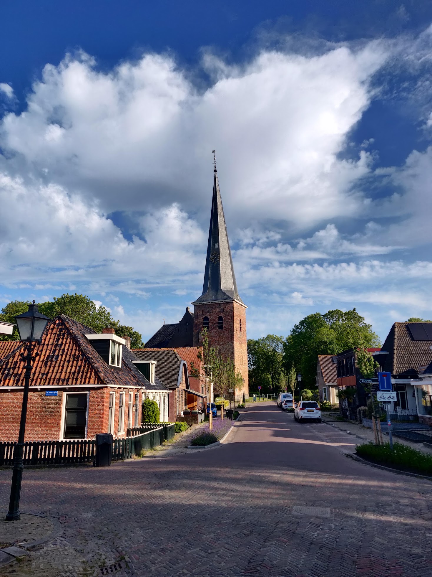 Refugio Sint-Willibrorduskerk Holwert Sint-Willibrorduskerk in Holwert